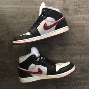 Air Jordan 1 Phat Varsity Red